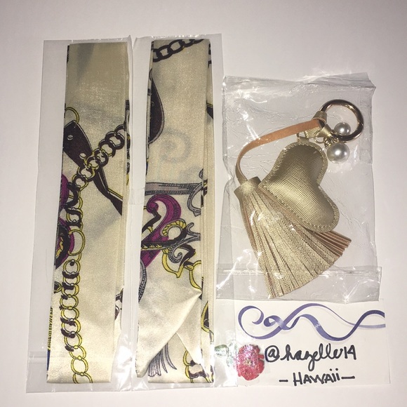 Twilly & Tassel Heart Keychain - Picture 1 of 6